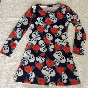 Fun skulls & roses swing dress! Tattoo look, Rockabilly, Retro